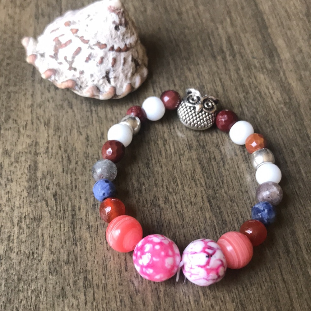 Handmade girls beaded stretch bracelet - Picture 5 of 5